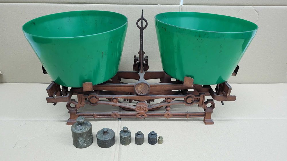 Стар кантар за декорация