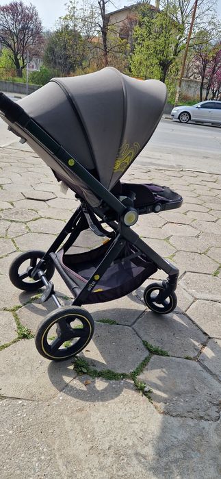 Продавам бебешка количка 3 в 1