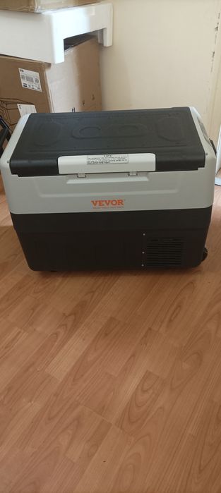 Хладилник фризер 55 литра