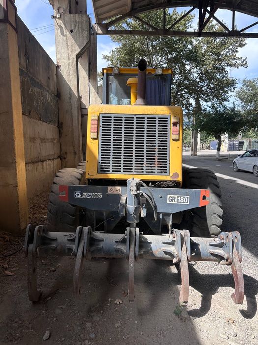 Gredor XCMG GR180