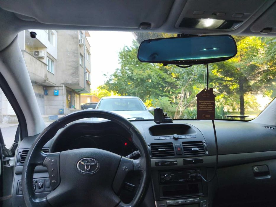 Toyota Avensis 2.0 D-4D 116 кс. СЕДАН / Нов съсъдинител / + Нови Зимни Гуми и 2 к-т Джанти!