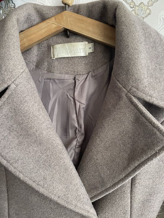 Qizlar paltosi holati yaxshi kiyilgan