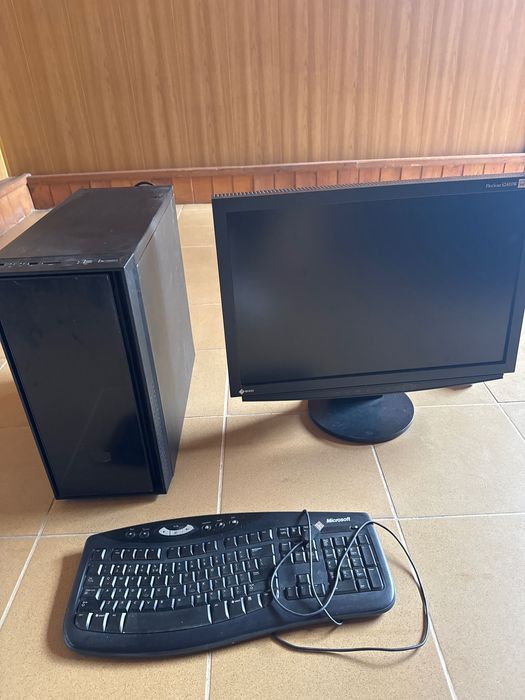 Calculator monitor+unitate