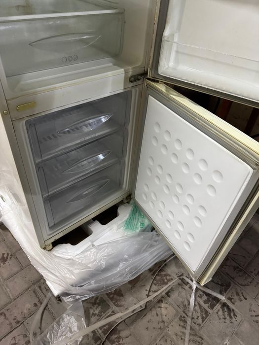Холодильник в хорошем состоянии