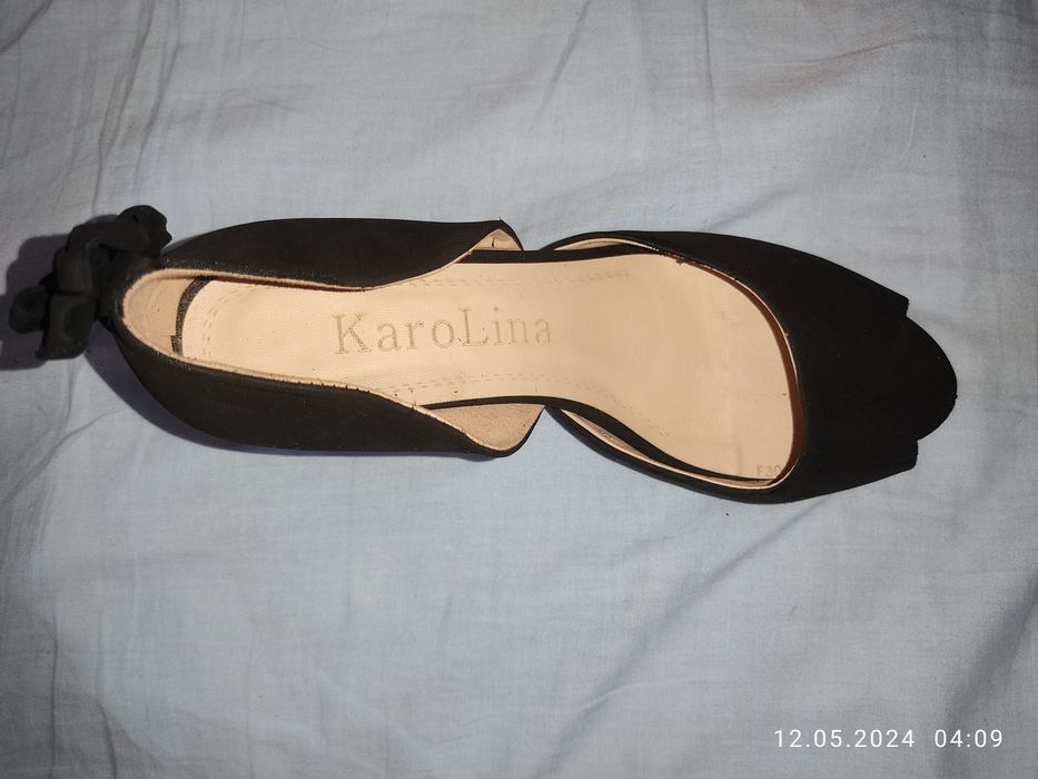 Вечерние замшевые туфли