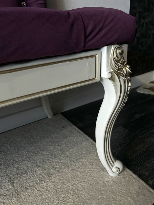 Диван банкетка в классическом стиле