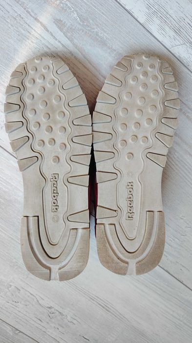 Дамски розови велурени маратонки REEBOK CL NYLON EUR38