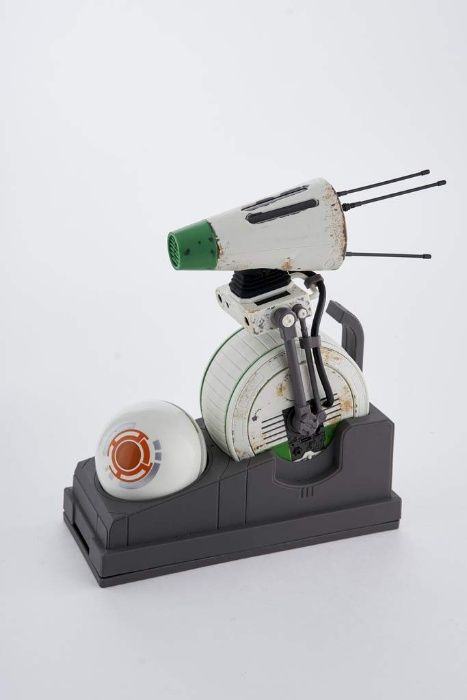 Star Wars Междузвездни войни Смарт Робот Дроид с Топка IOS Android