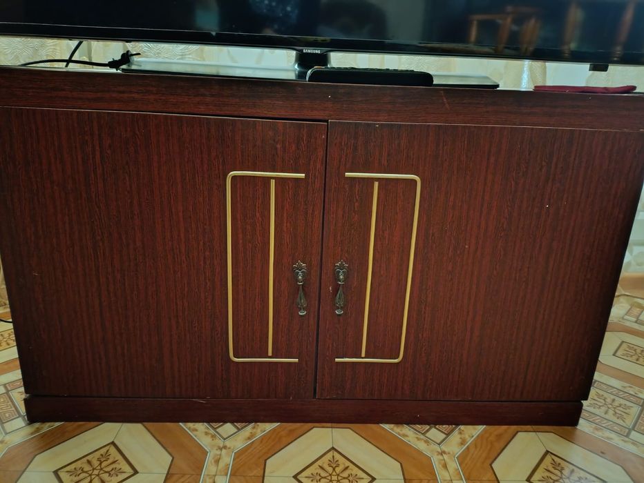 Тумба под технику, в прихожую