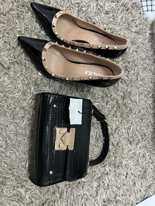 Vand set pantofi si geanta