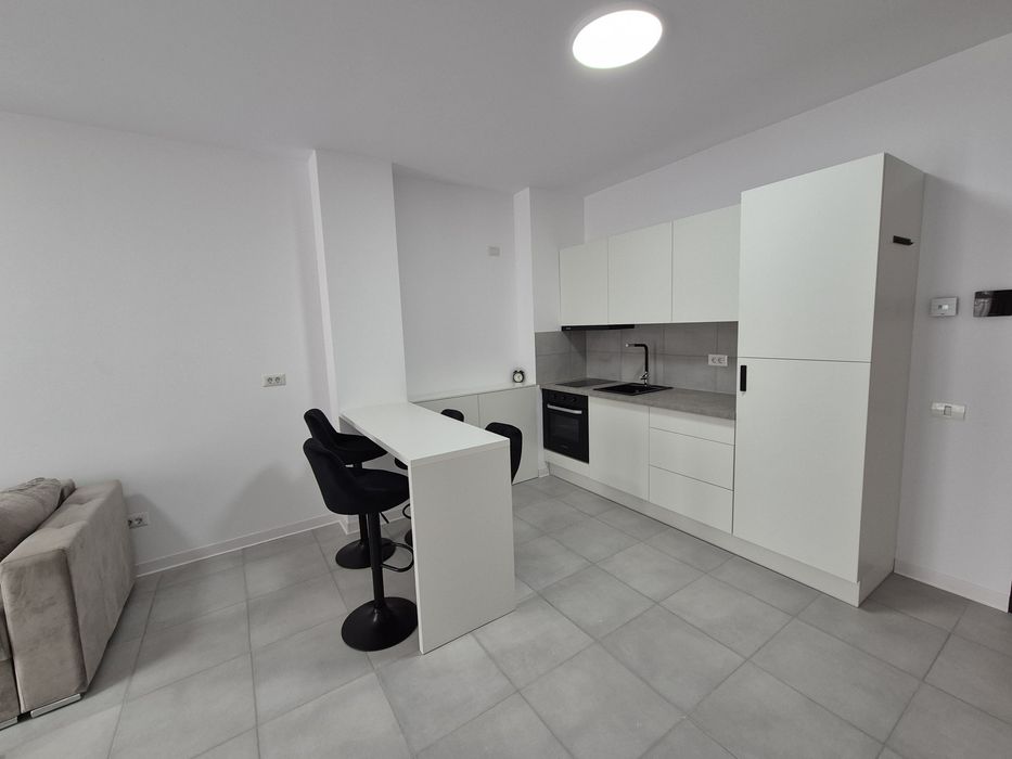 Proprietar inchiriez apartament si loc parcare campeador Torontalului Metro