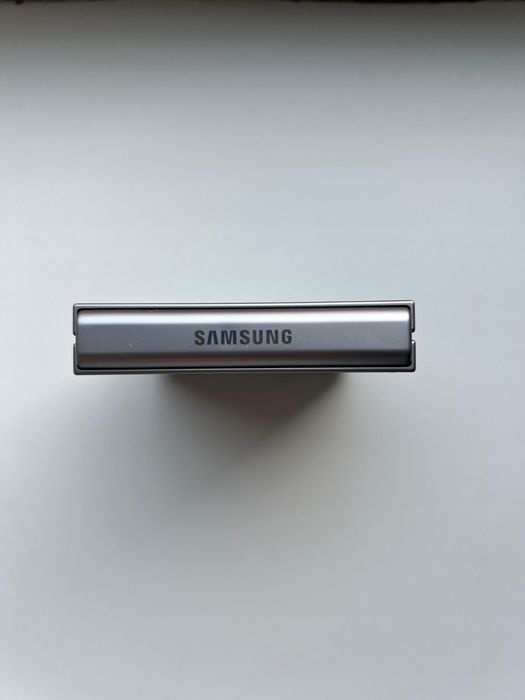 Samsung Galaxy Z Flip 6
