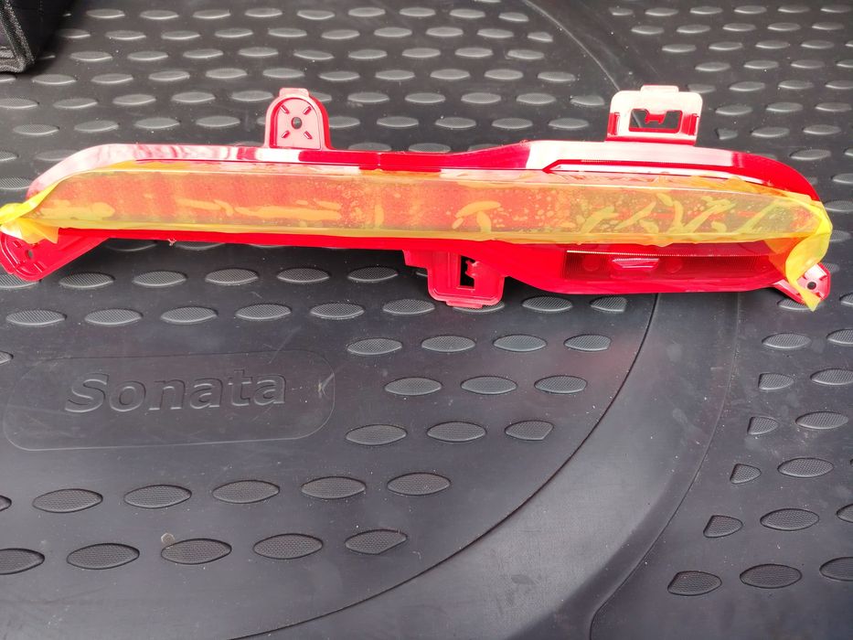 Продам оригинальную противотуманную фару