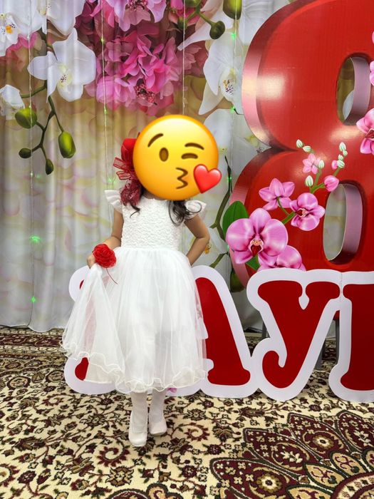 Продам платье на девочку на 5 лет