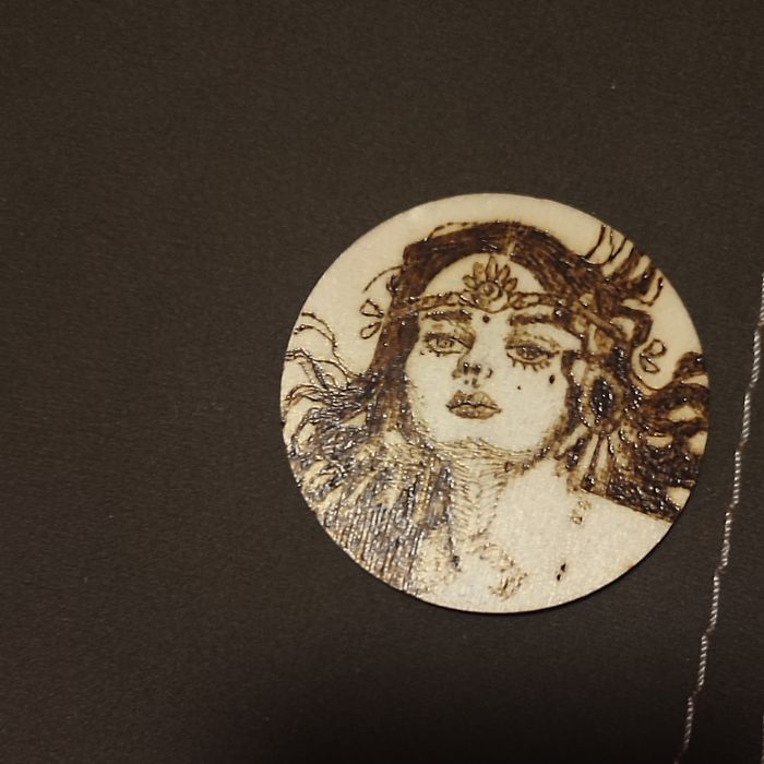 Пирографирани жетони