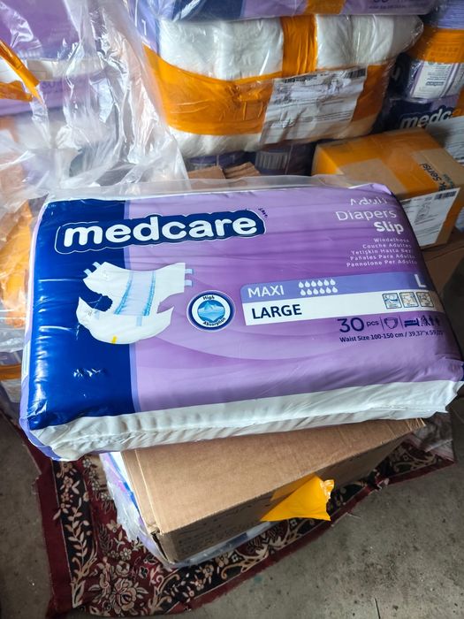 Памперсы для взрослых  хорошие качество размер 3 количество много