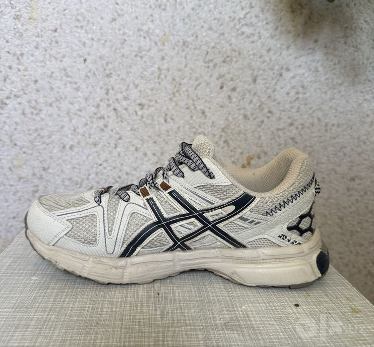 Кроссовки женские asics