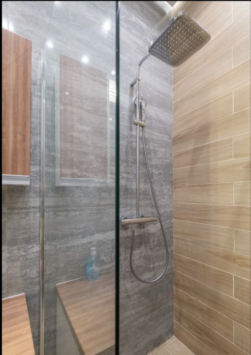 Дава се под наем Тристаен апартамент в София, Център - 120 кв.м за 1495.83 € - Снимка #11