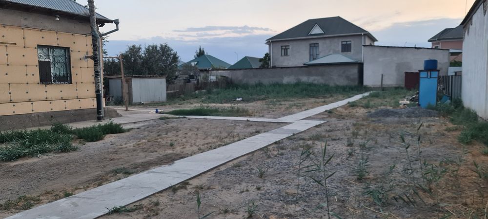 Арай орталыгында жер уй сатылады