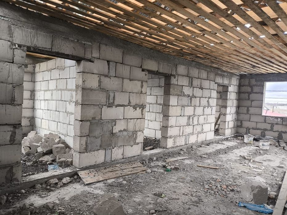 Дом недостроенный