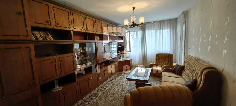 Продава се Тристаен апартамент в Стара Загора, Опълченски - 95 кв.м за 932 €/кв.м - Снимка #3