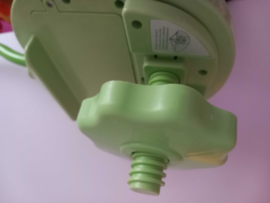 Музикална въртележка на Fisher Price , активна гимнастика , бебешки вещи