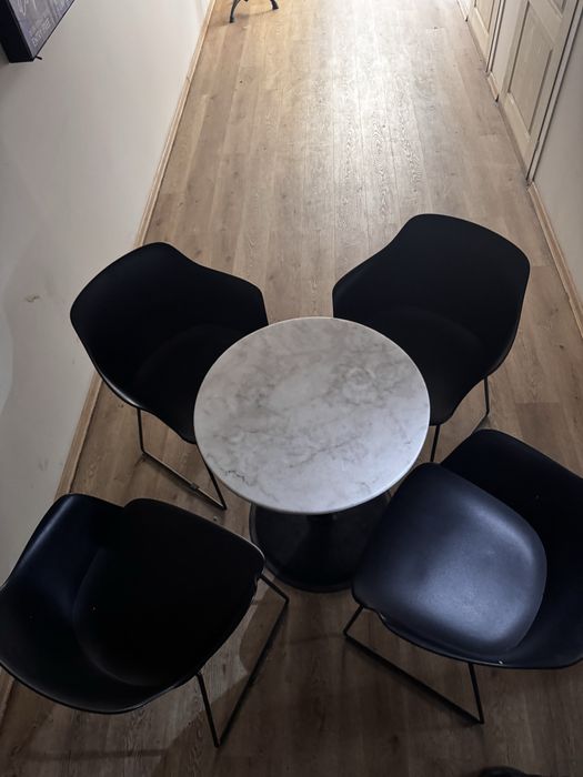 10 броя маси 50 броя столове