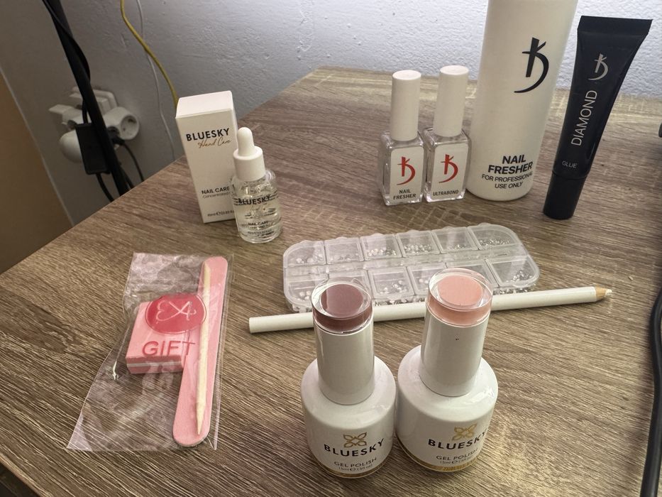 Гел лакове, подготовка на нокти, декорации