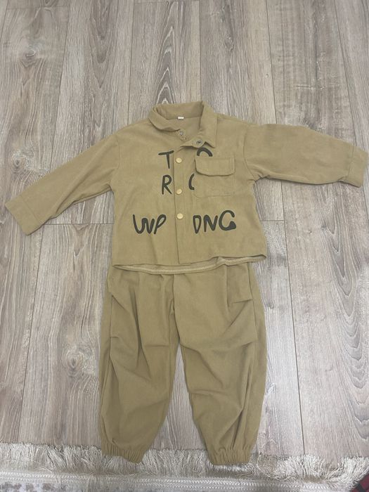 Продам детский костюмы