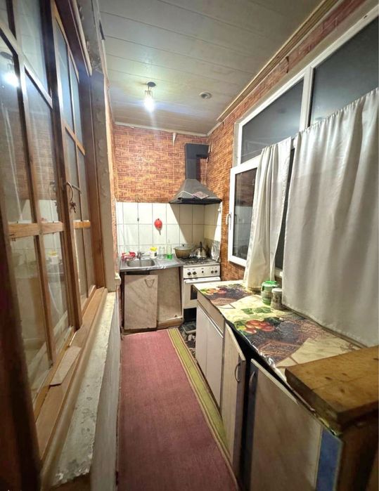 2/1/4 Ялангач Продается квартира балкон 1.5х3