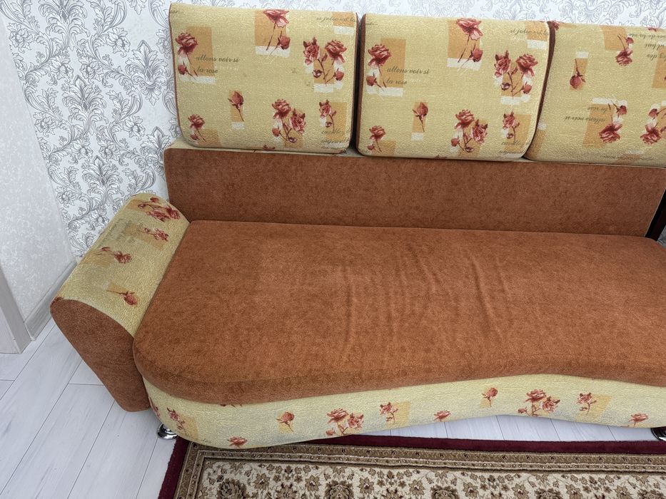 Срочно продам Софа (раскладной диван)
