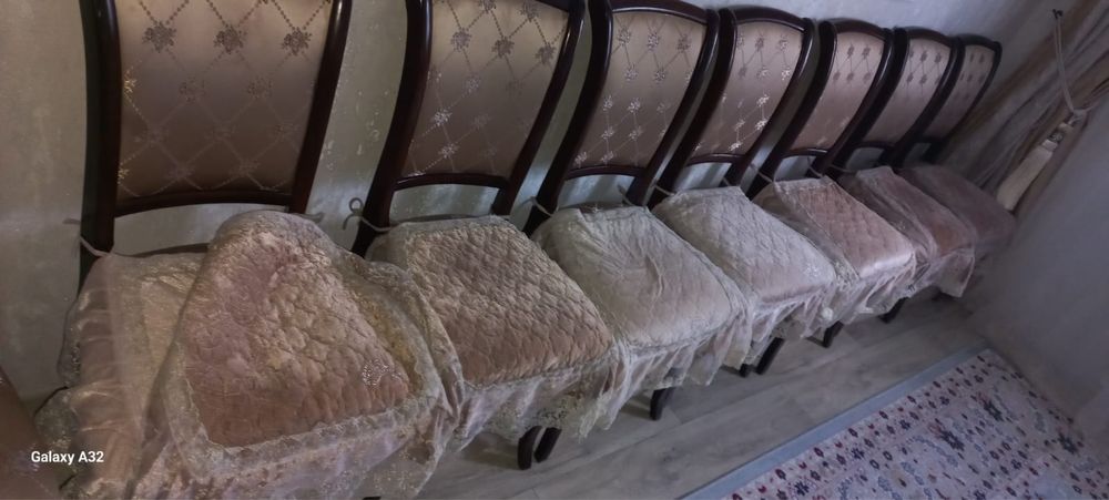 Продам стол и стулья