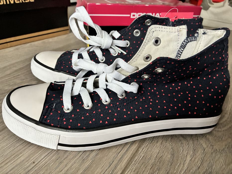 Converse Nike Adidas маратонки кецове Vans Esprit