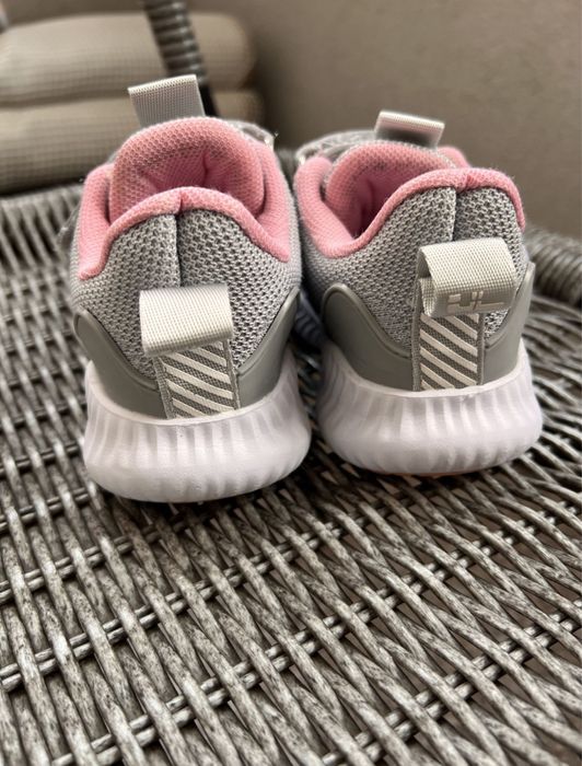 Маратонки за момиче