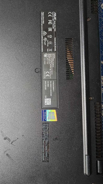 ASUS VivoBook 17 X705UAR – 17.3" лаптоп с 1 TB диск