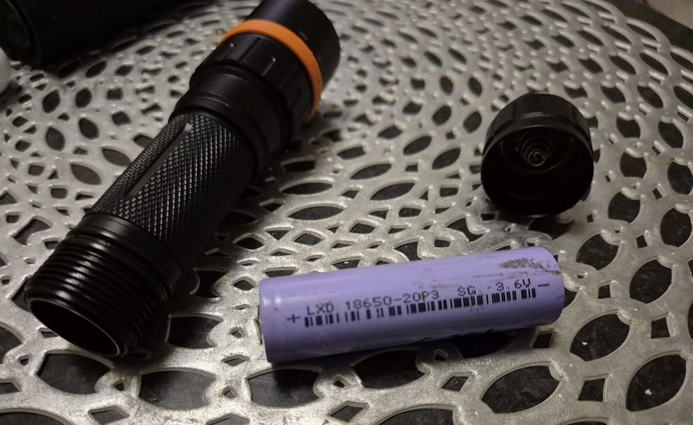 vand lanterna scufundari-subacvatica Flashlight Fenix SD11