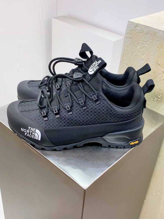 Продавам мъжки нови обувки The North Face Glenclyffe all black