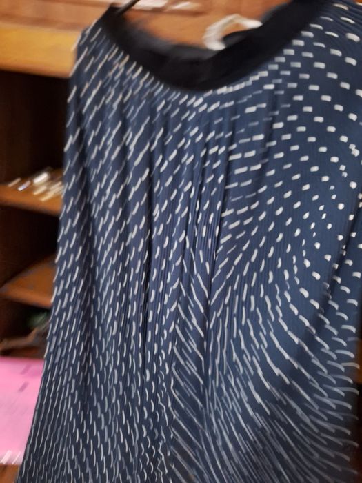 Vând pantaloni se catifea tip salvării pana la genunchi,  fusta panta