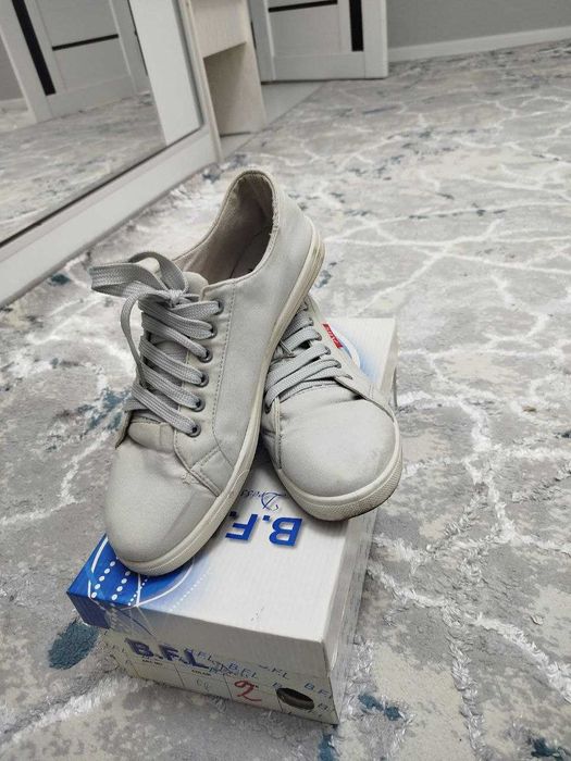 Продам мужская обуви