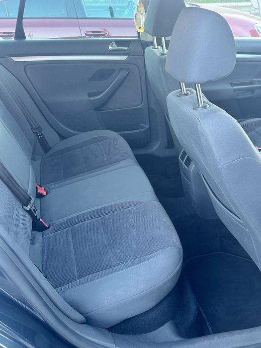 Volkswagen Jetta 1.6 FSI 116 CP