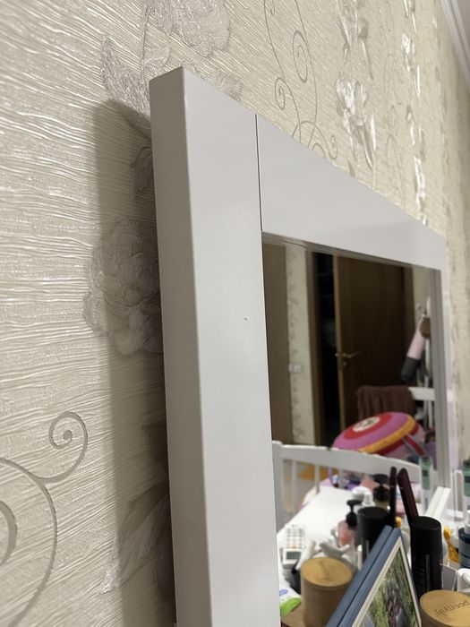 Комод с зеркалом