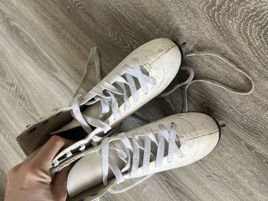 Коньки для катания на льду фигурные