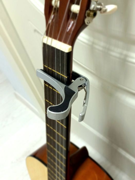 Гитара акустический , чехол , каподастр