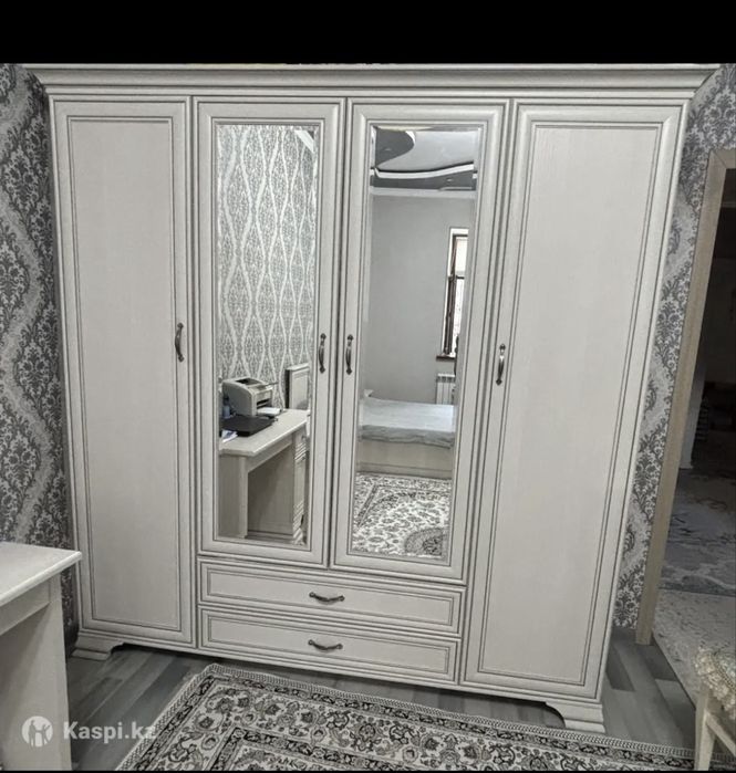 Продается спальный гарнитур б/у