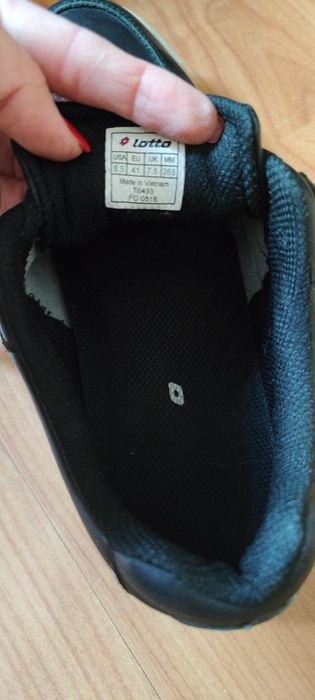 Маратонки Adidas, lotto