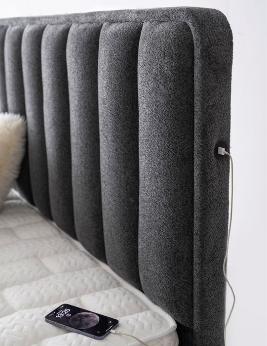 Тапицирано легло London