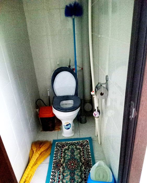 СРОЧНО 3-хонали комфорт квартира ИЖАРАЧИСИ билан  СОТИЛАДИ!