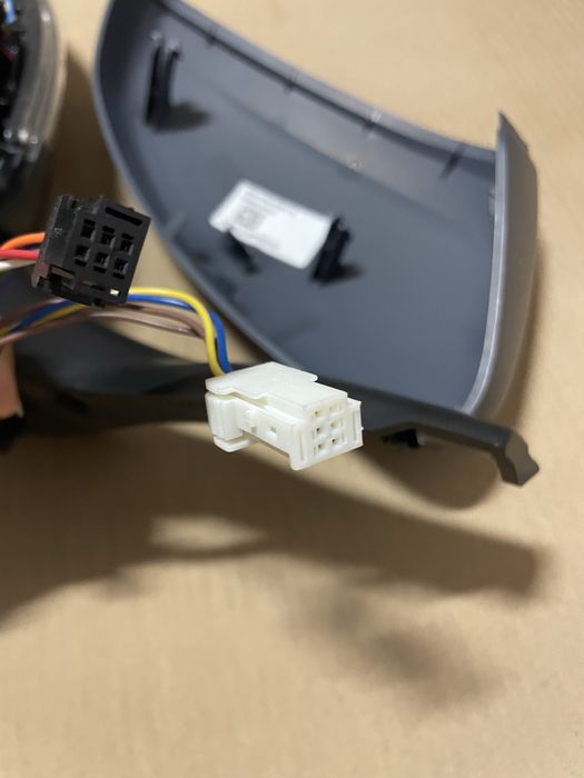 Огледало ляво пежо 2008 peugeot 2017г