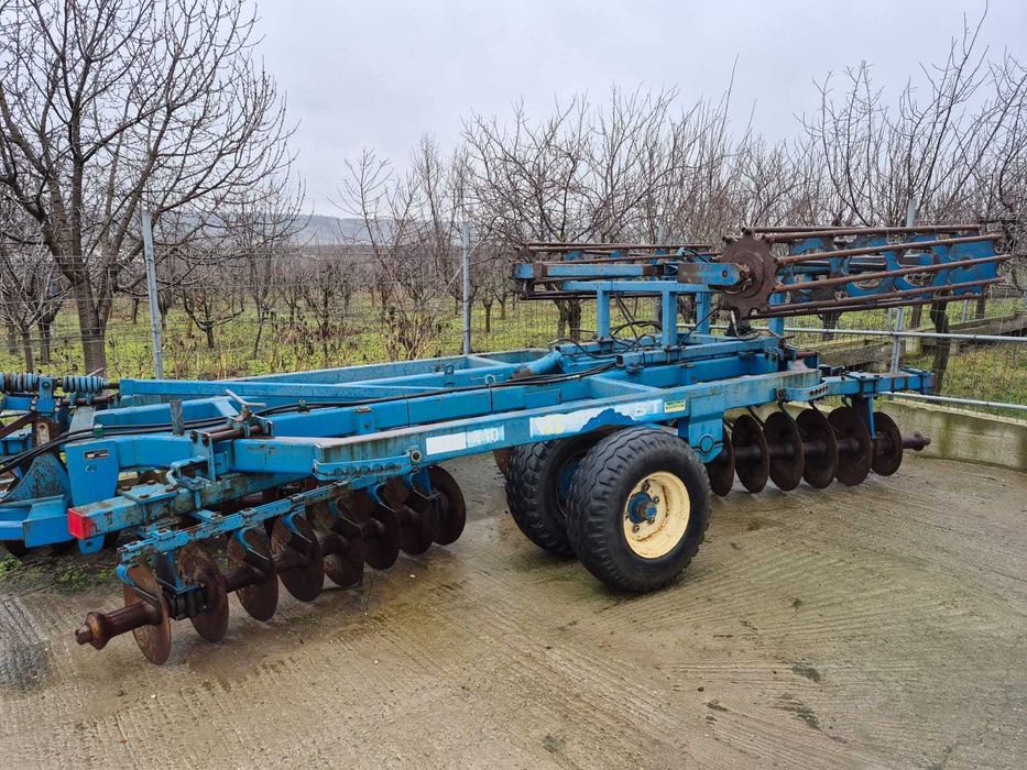 Disc greu rabatabil hidraulic Frost 4.40 m cu tavalug, perfecta stare