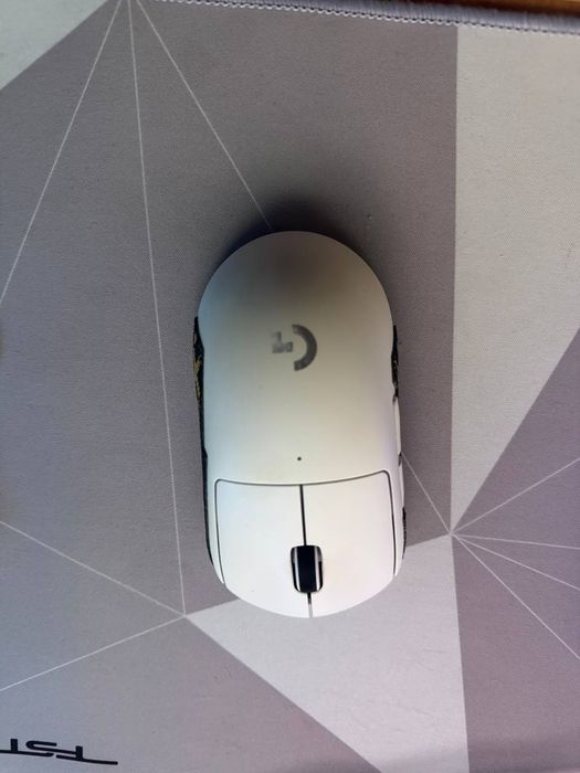 Продам игровую мышь logitech g pro x superlight
